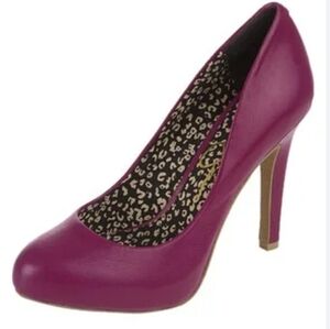 Ladies High Heels (fits like Size 8)